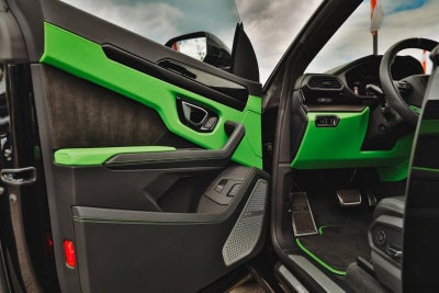 2022 Lamborghini Urus Graphite Capsule