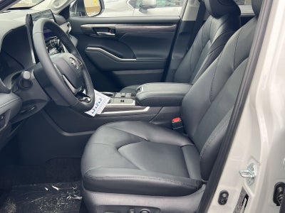 2026 Toyota Highlander Hybrid Limited