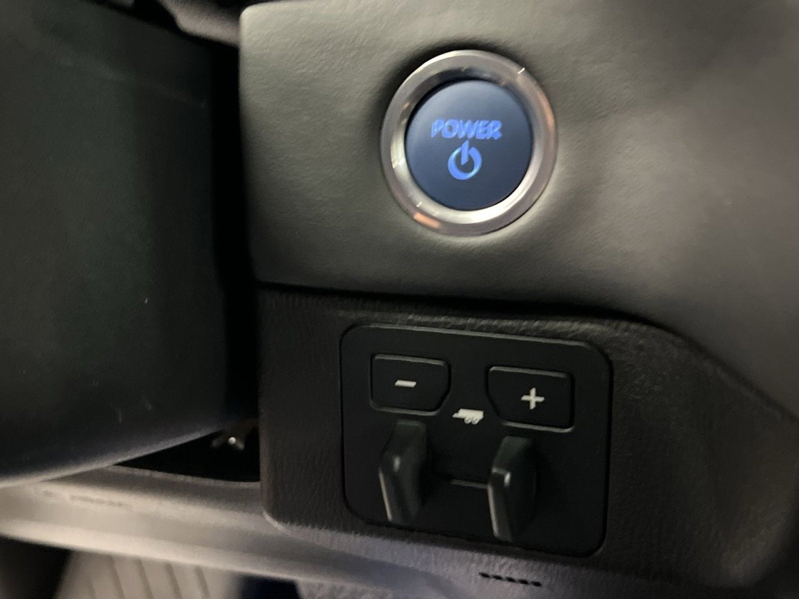 2024 Toyota Tundra Hybrid Platinum