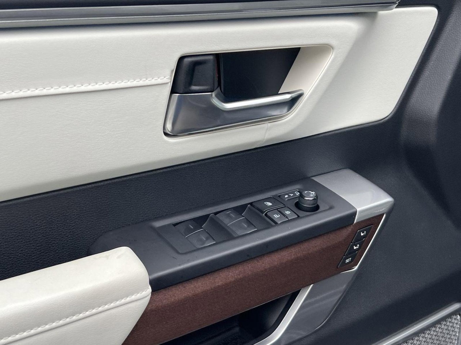 2024 Toyota Tundra Hybrid Capstone