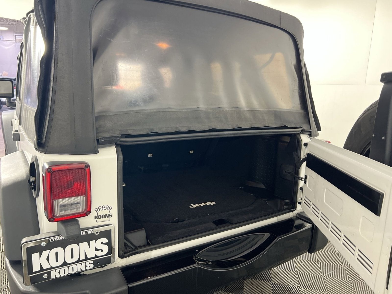 2016 Jeep Wrangler Unlimited Willys