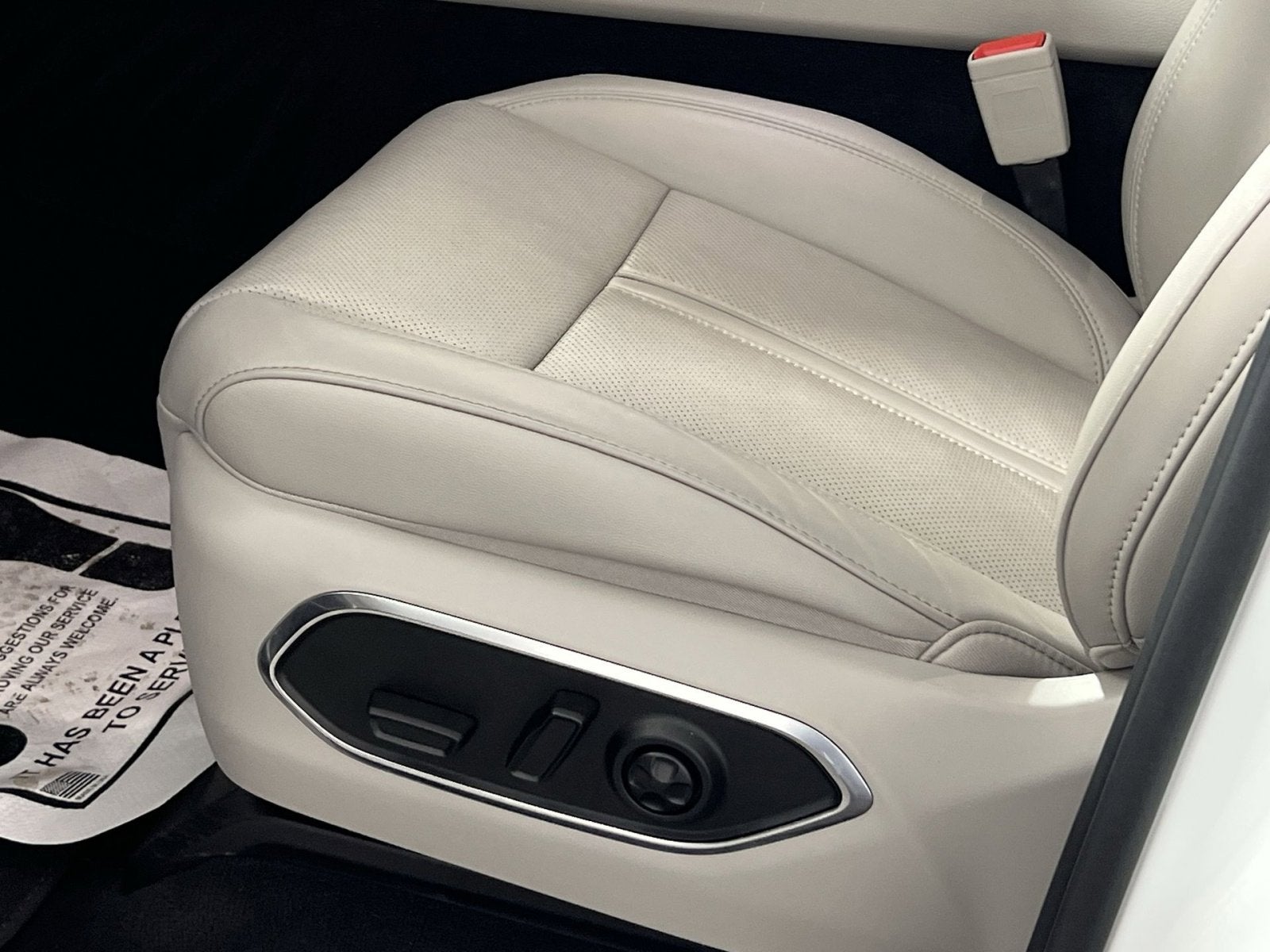 2025 Jeep Wagoneer Base