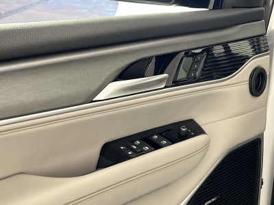 2025 Jeep Wagoneer Base