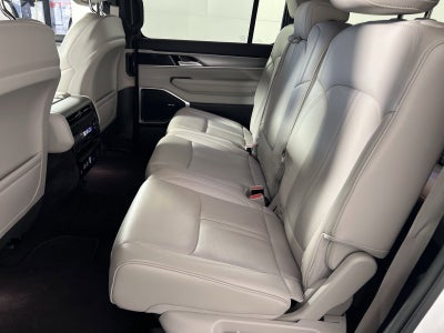 2025 Jeep Wagoneer Base