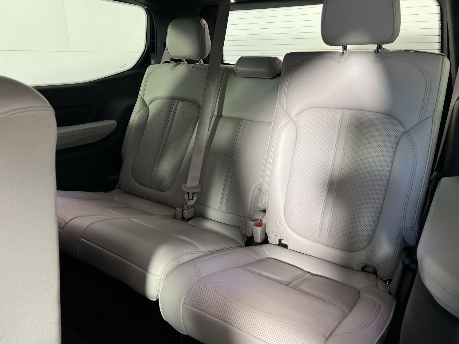 2025 Jeep Wagoneer Base