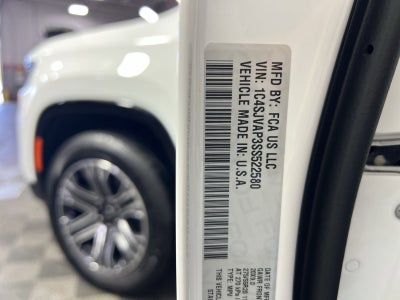 2025 Jeep Wagoneer Base