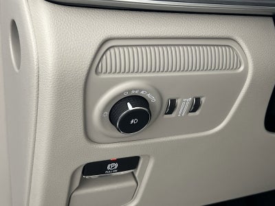 2025 Jeep Wagoneer Base