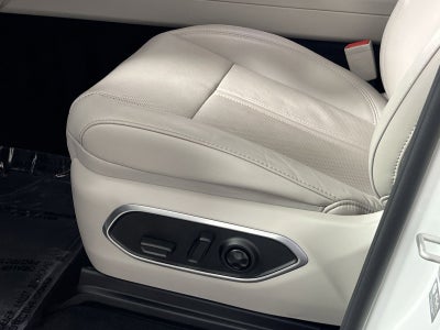 2025 Jeep Wagoneer Base