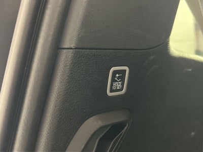 2025 Jeep Wagoneer Base