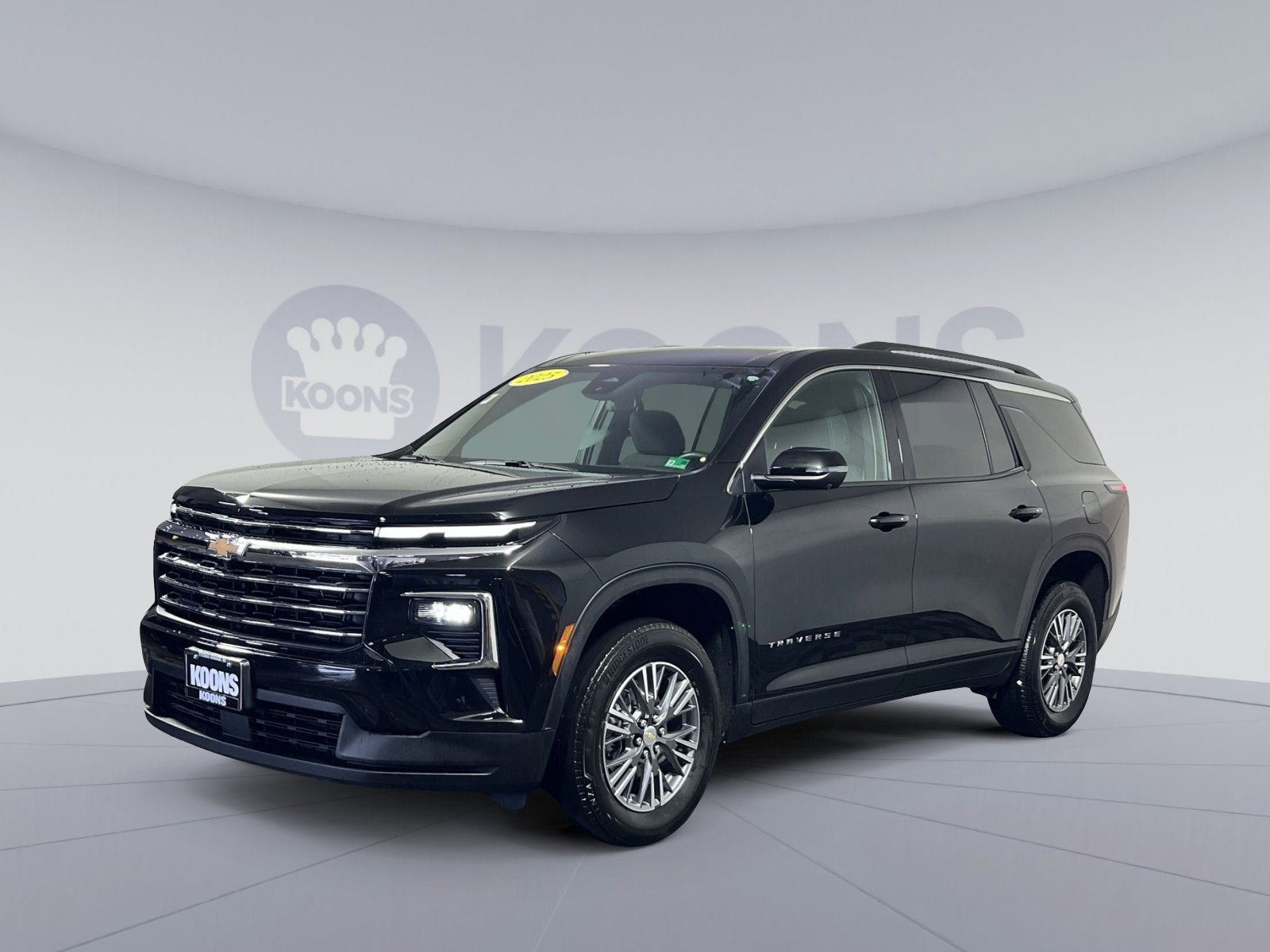 2025 Chevrolet Traverse FWD LT's photo