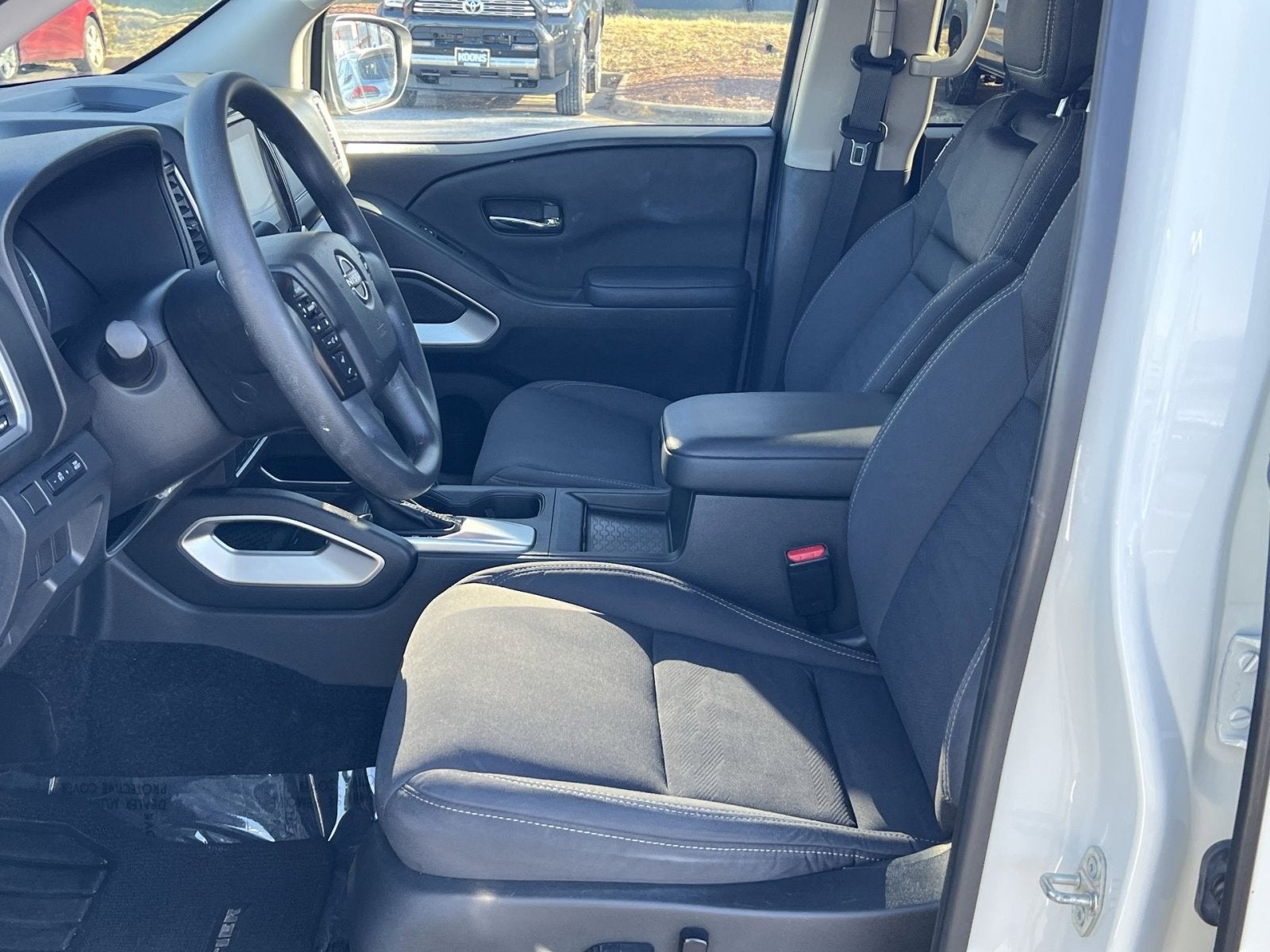 2023 Nissan Frontier SV