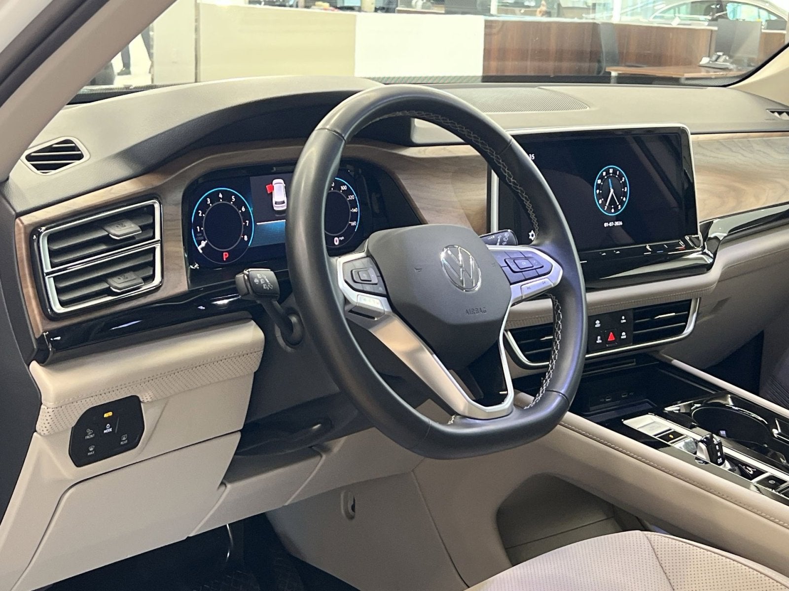 2025 Volkswagen Atlas 2.0T SE w/Technology