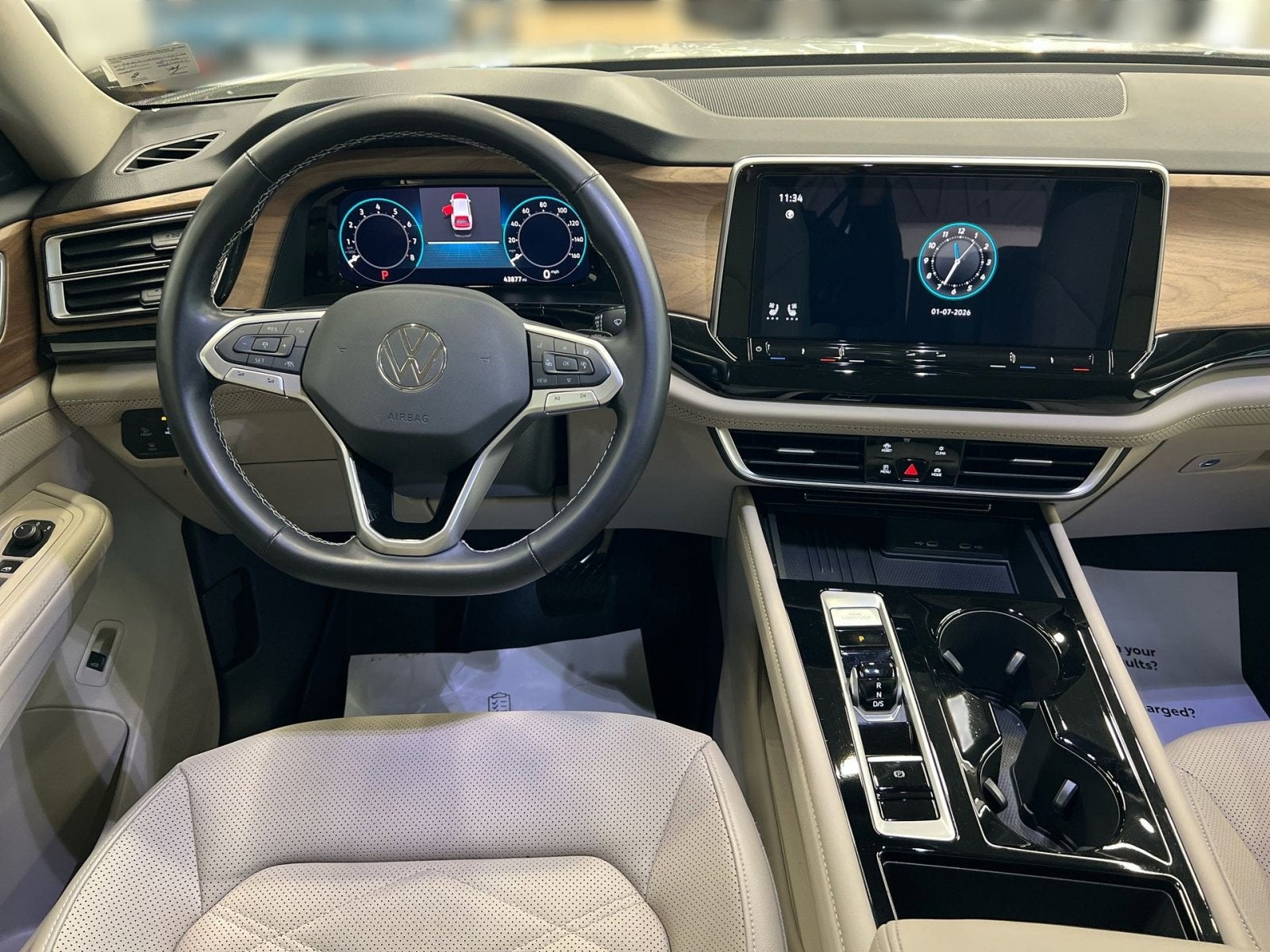 2025 Volkswagen Atlas 2.0T SE w/Technology