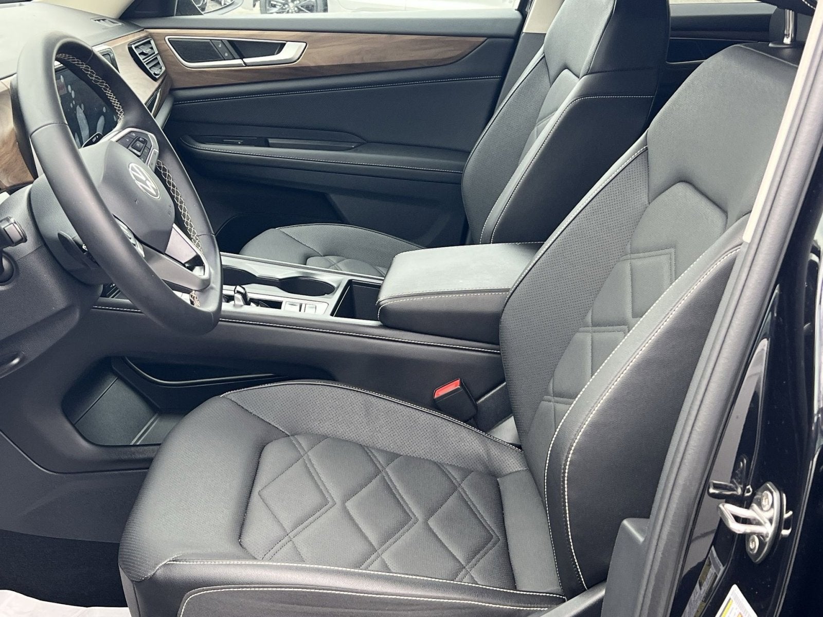 2025 Volkswagen Atlas 2.0T SE