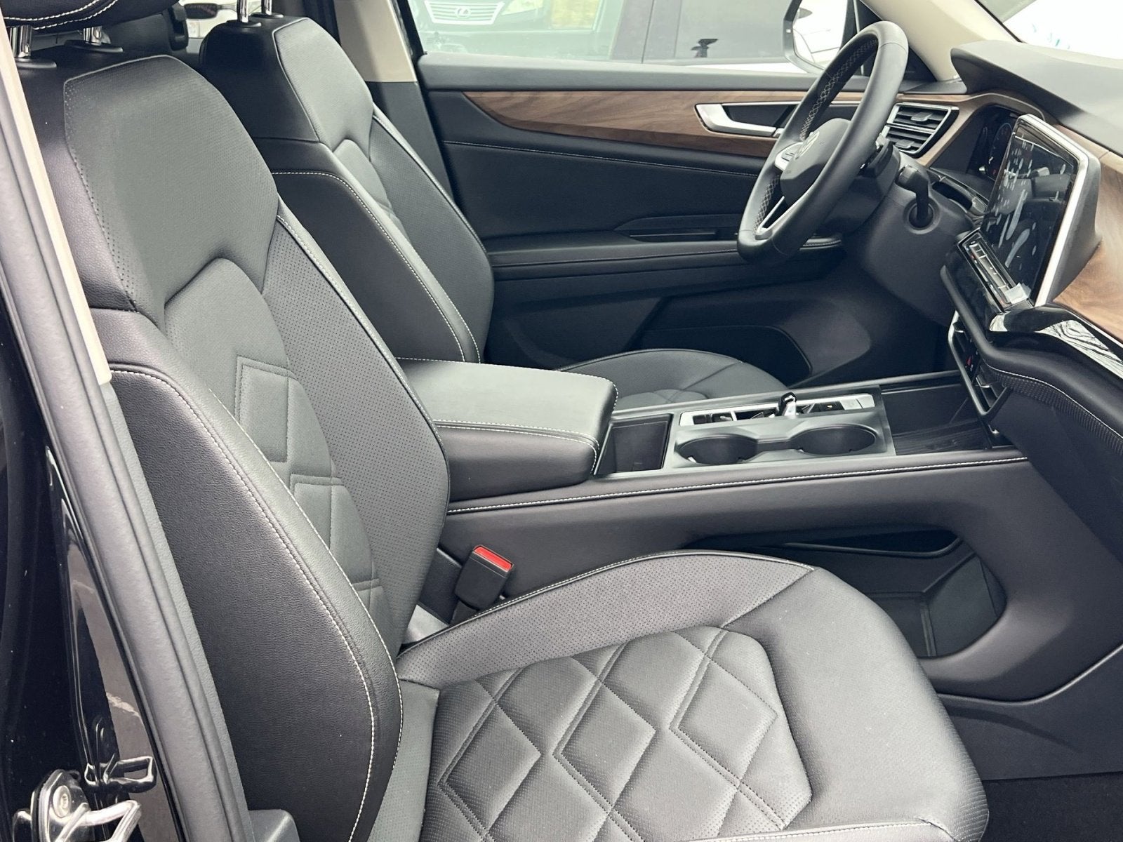 2025 Volkswagen Atlas 2.0T SE