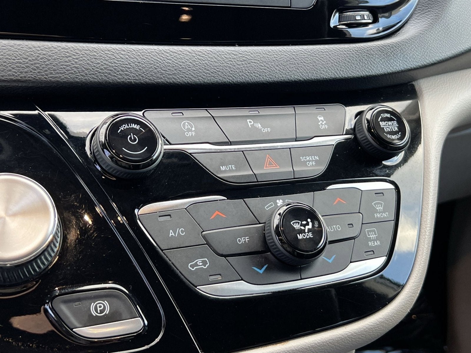 2020 Chrysler Pacifica Touring L