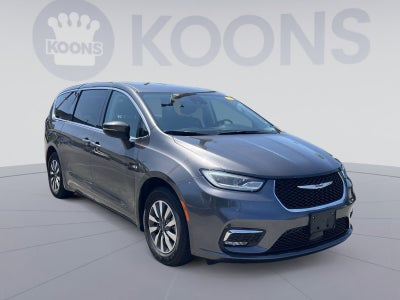 2023 Chrysler Pacifica Hybrid Touring L