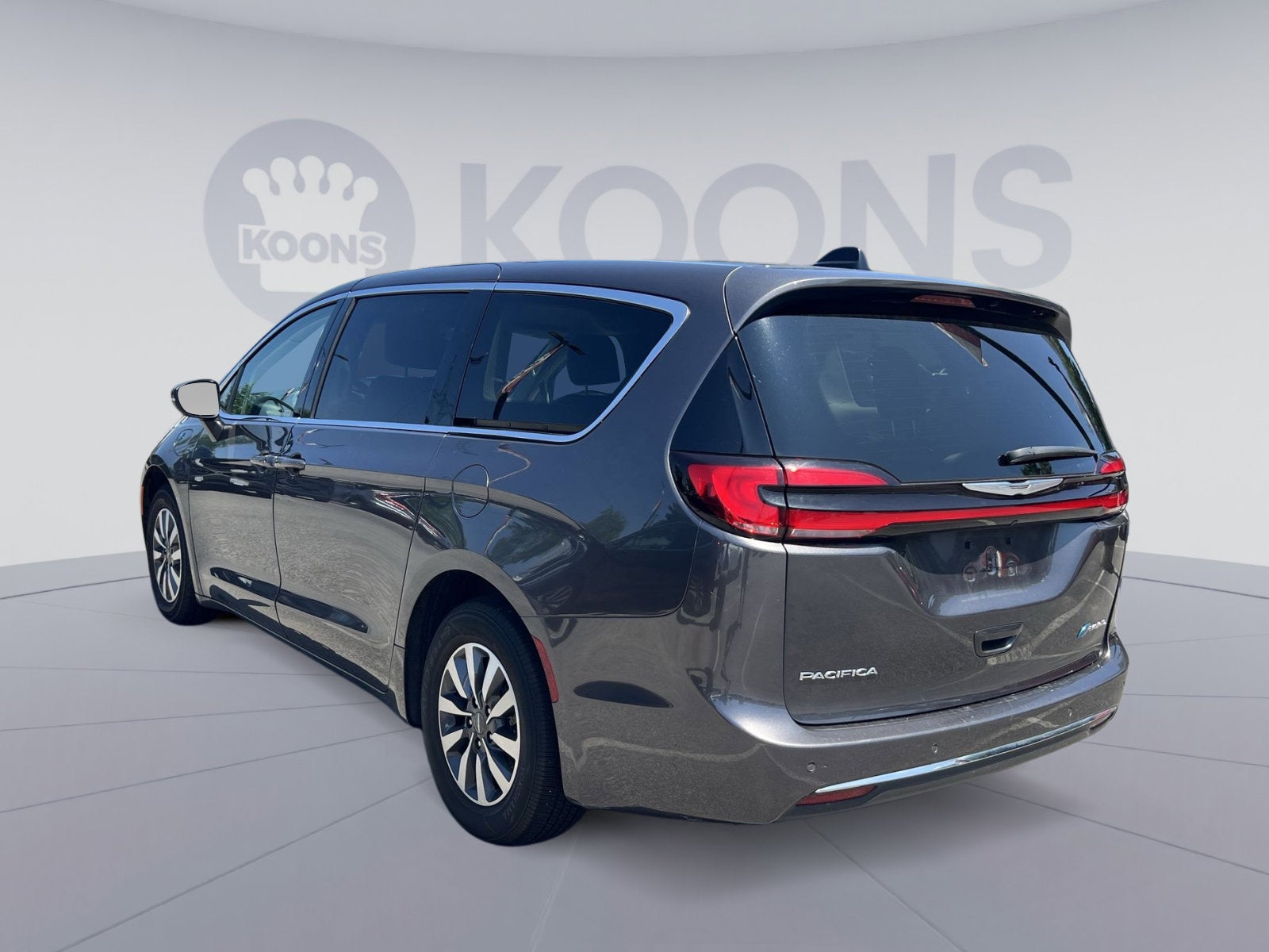 2023 Chrysler Pacifica Hybrid Touring L