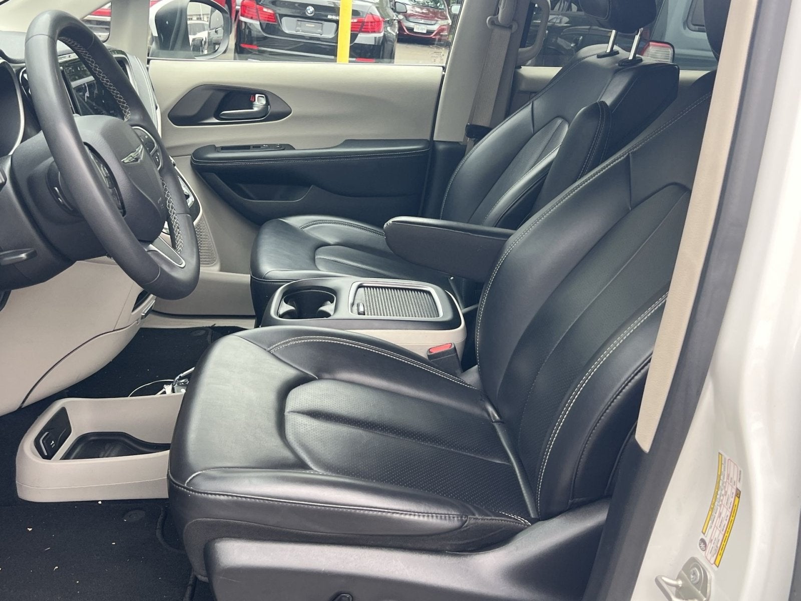 2023 Chrysler Pacifica Hybrid Touring L