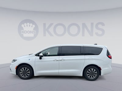 2023 Chrysler Pacifica Hybrid Touring L