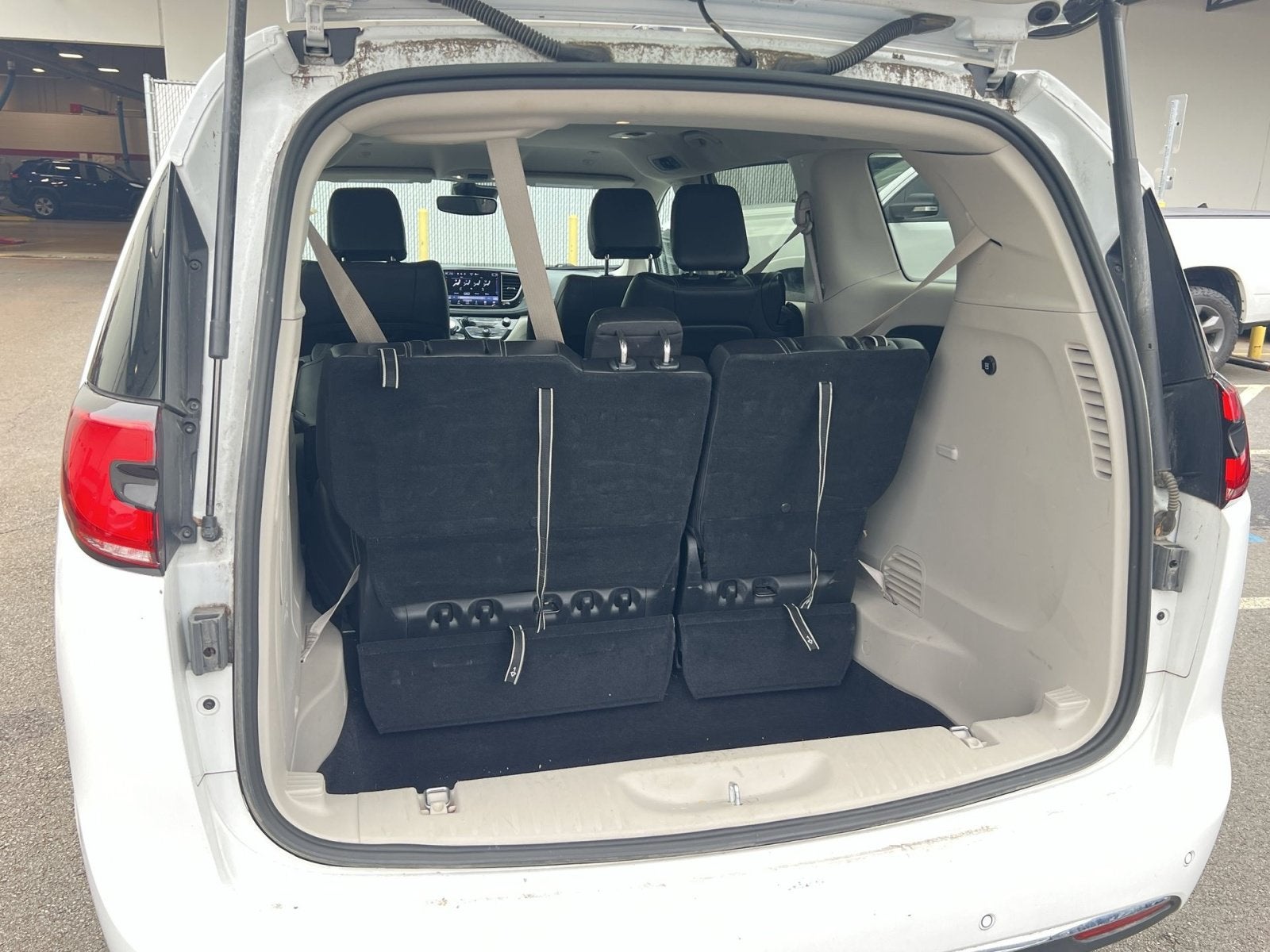 2023 Chrysler Pacifica Hybrid Touring L
