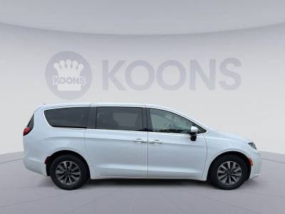 2023 Chrysler Pacifica Hybrid Touring L