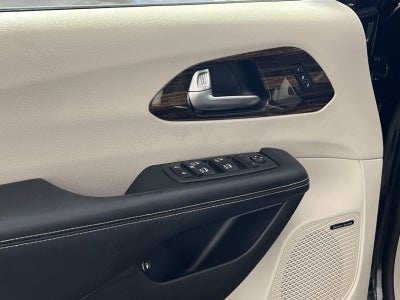 2022 Chrysler Pacifica Hybrid Limited