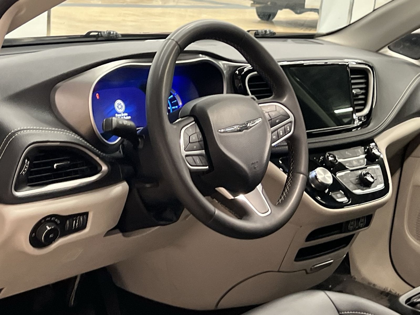 2024 Chrysler Pacifica Hybrid Select