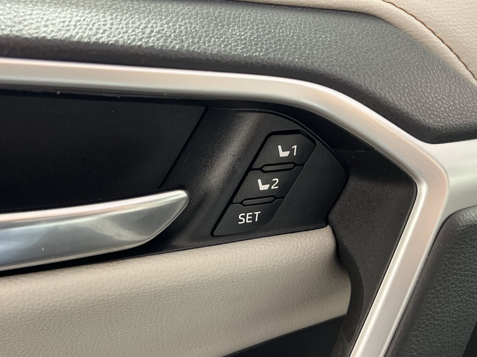 2019 Toyota RAV4 Hybrid Limited