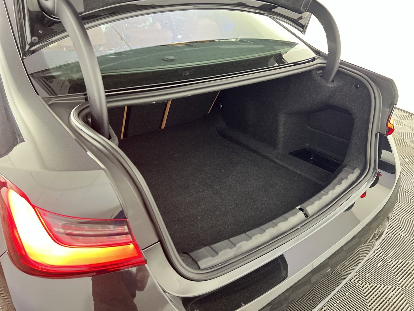 2026 BMW 3 Series 330i