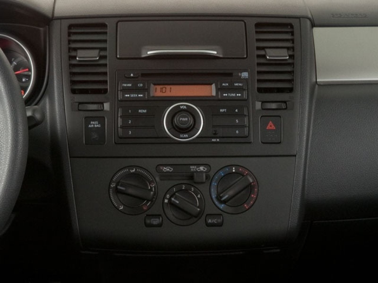 2010 Nissan Versa 1.8 S