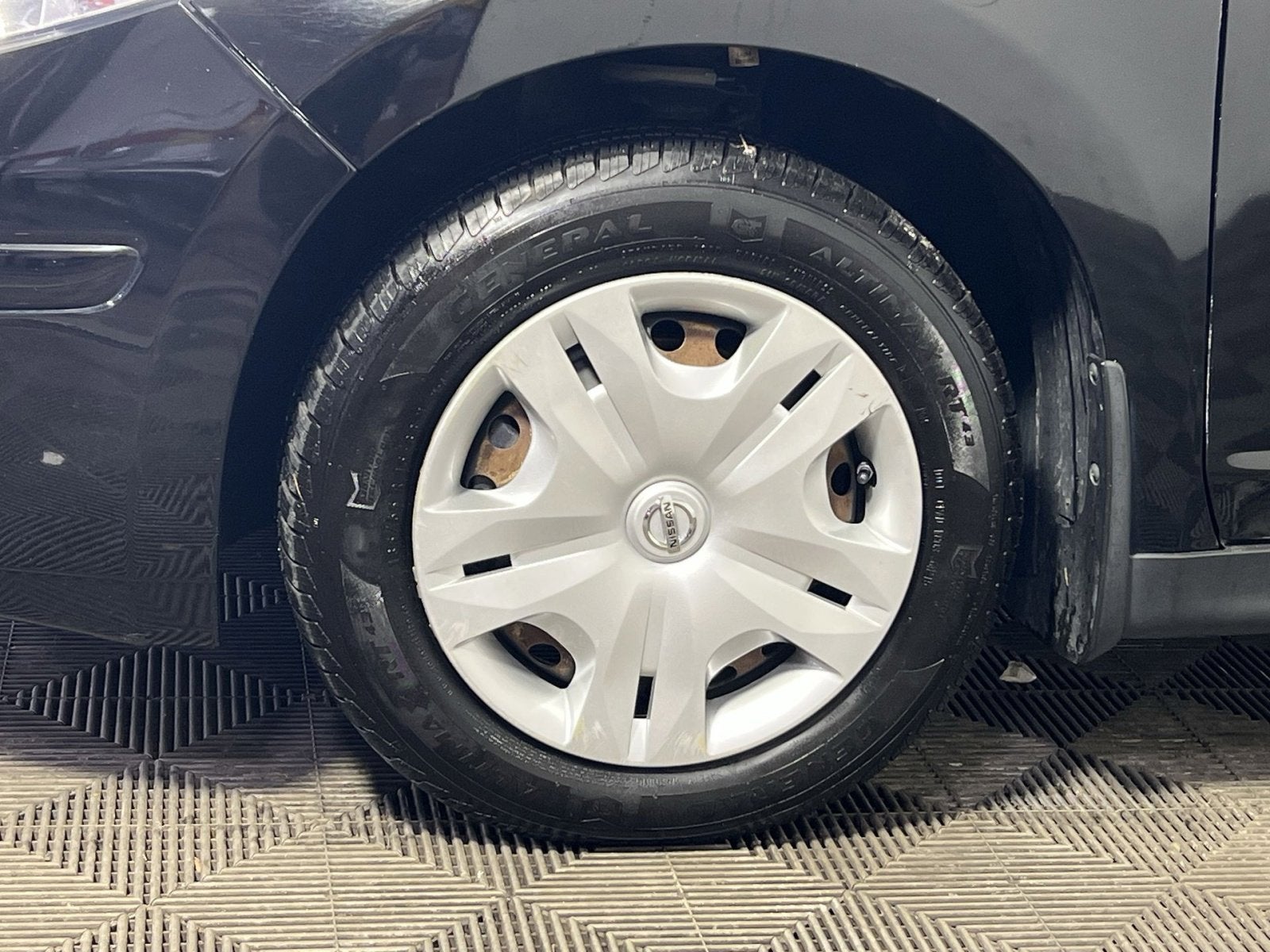 2011 Nissan Versa 1.8 S