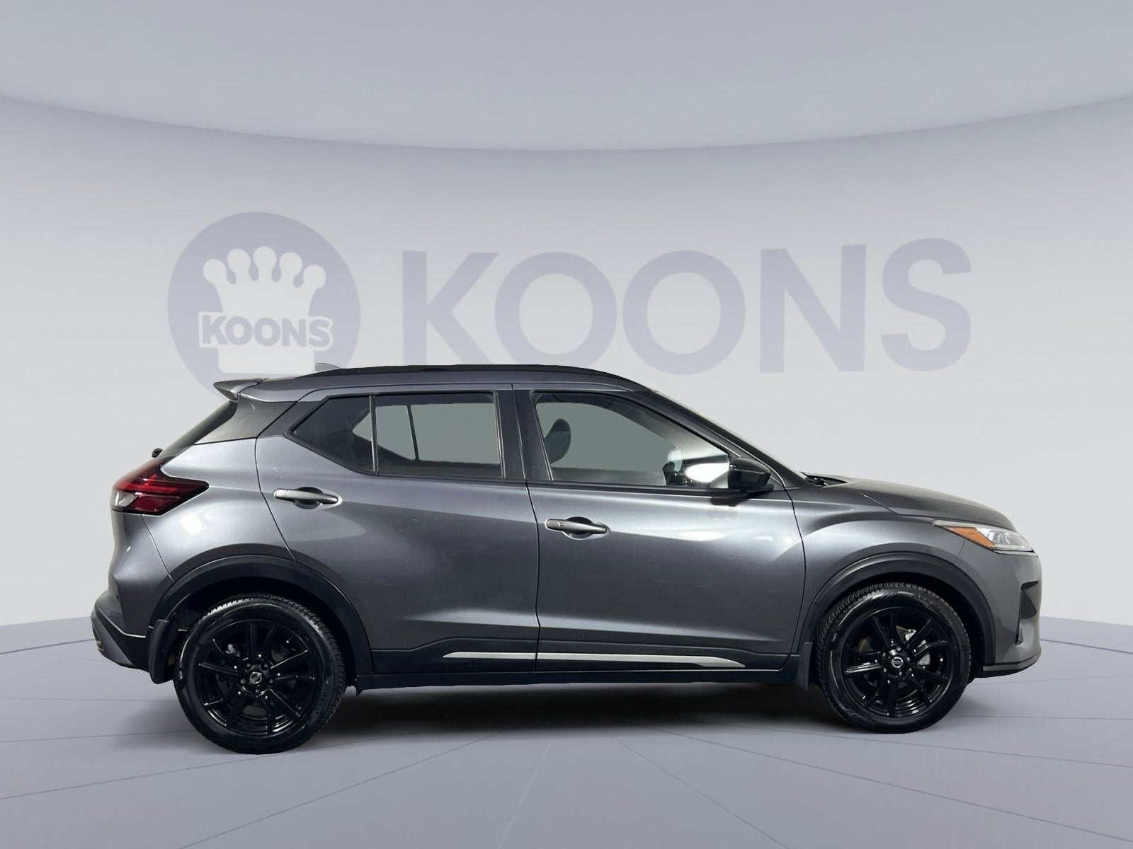 2021 Nissan Kicks SR