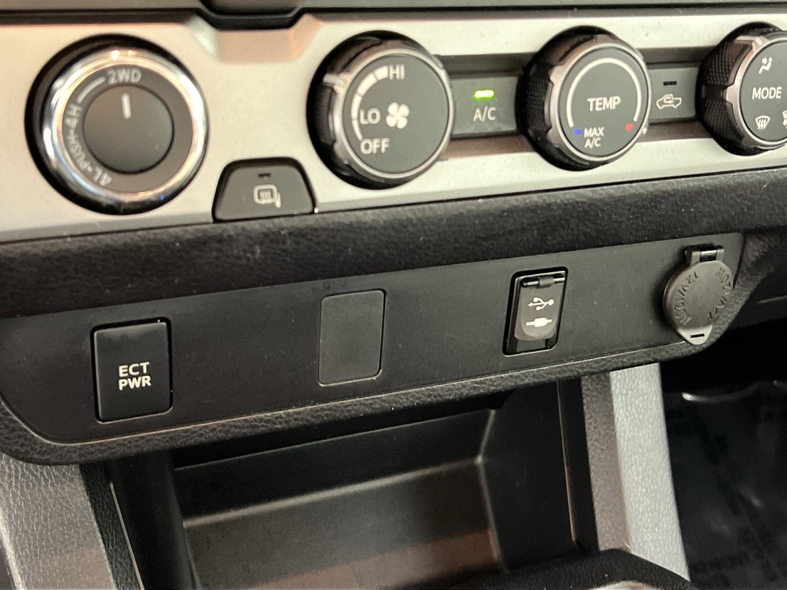 2019 Toyota Tacoma SR