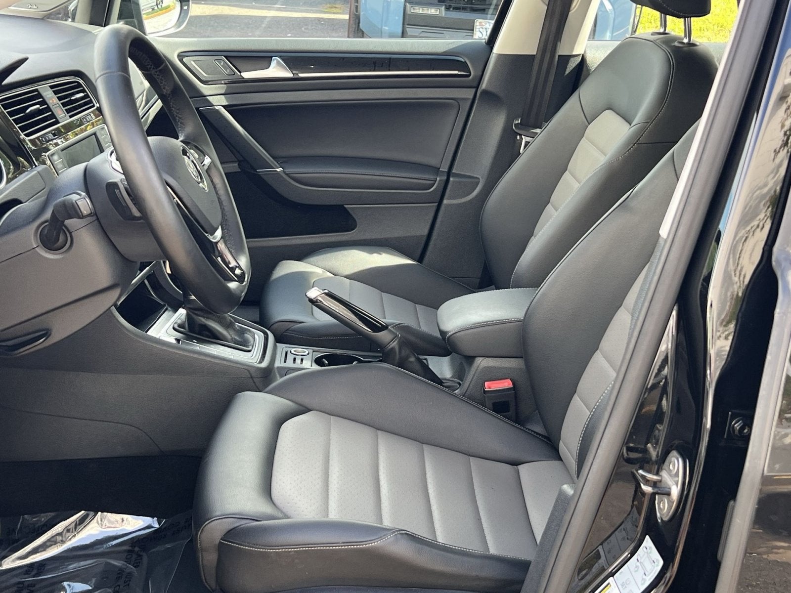 2017 Volkswagen Golf TSI S 4-Door