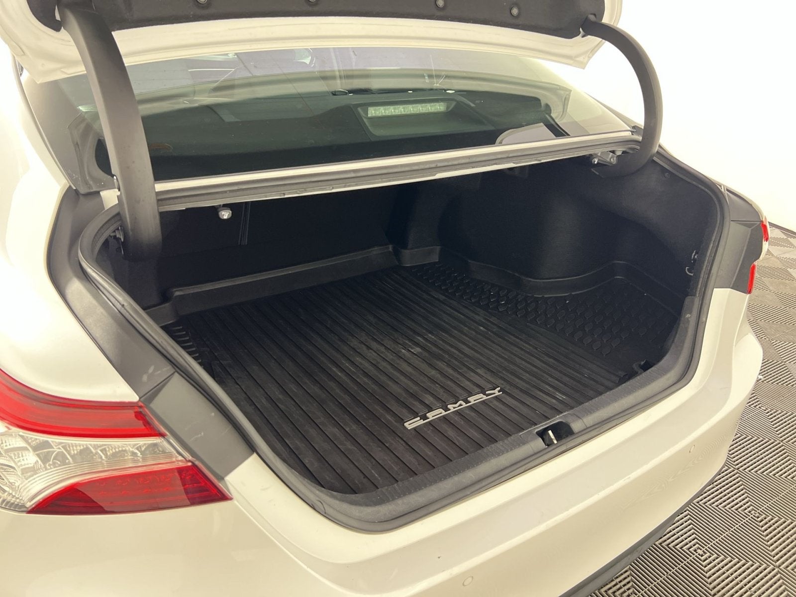 2018 Toyota Camry Hybrid XLE