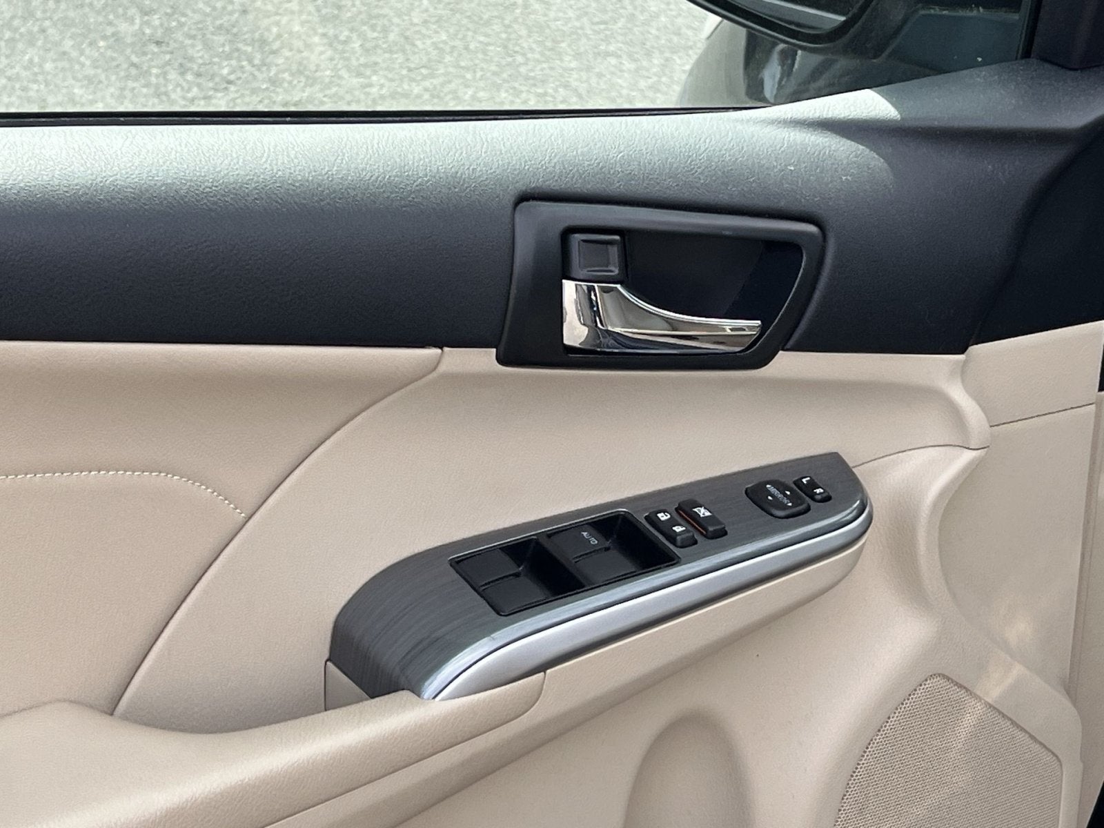 2014 Toyota Camry Hybrid XLE