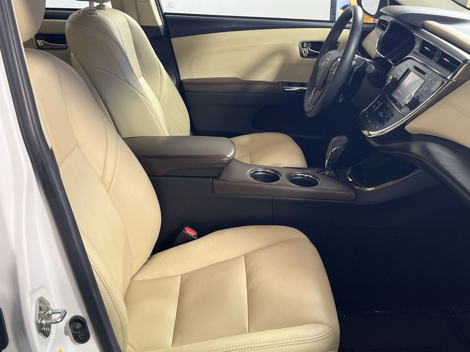 2016 Toyota Avalon XLE Plus