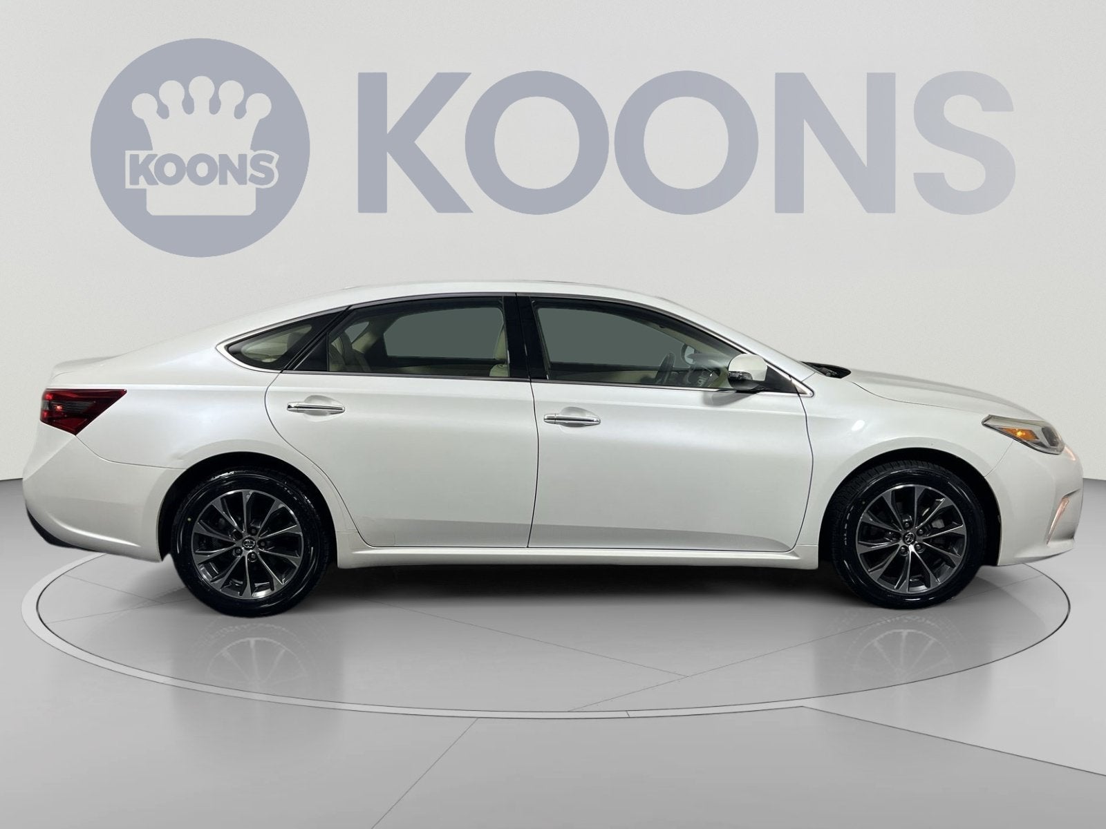 2016 Toyota Avalon XLE Plus