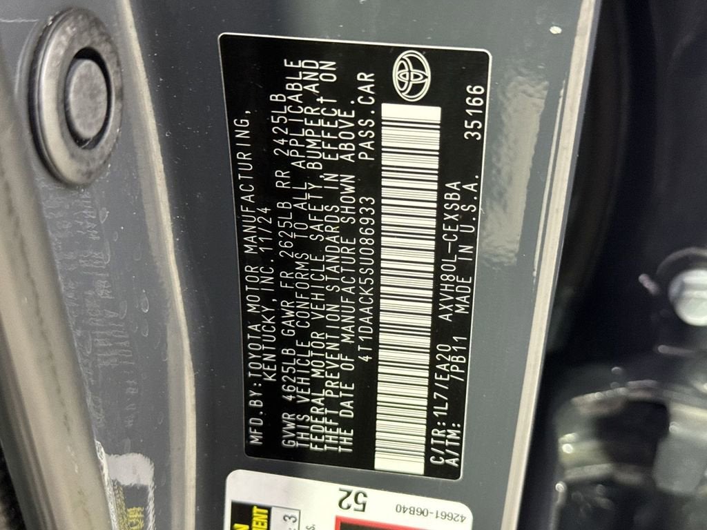 2025 Toyota Camry SE