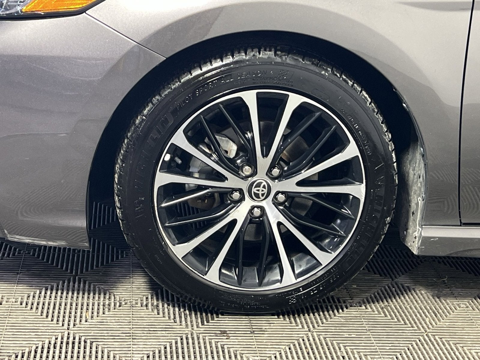 2020 Toyota Camry Hybrid SE