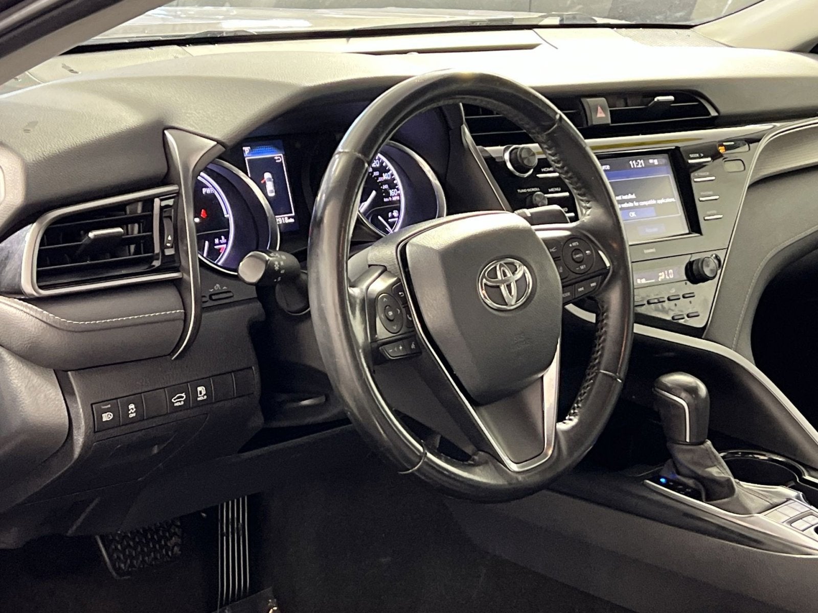 2020 Toyota Camry Hybrid SE