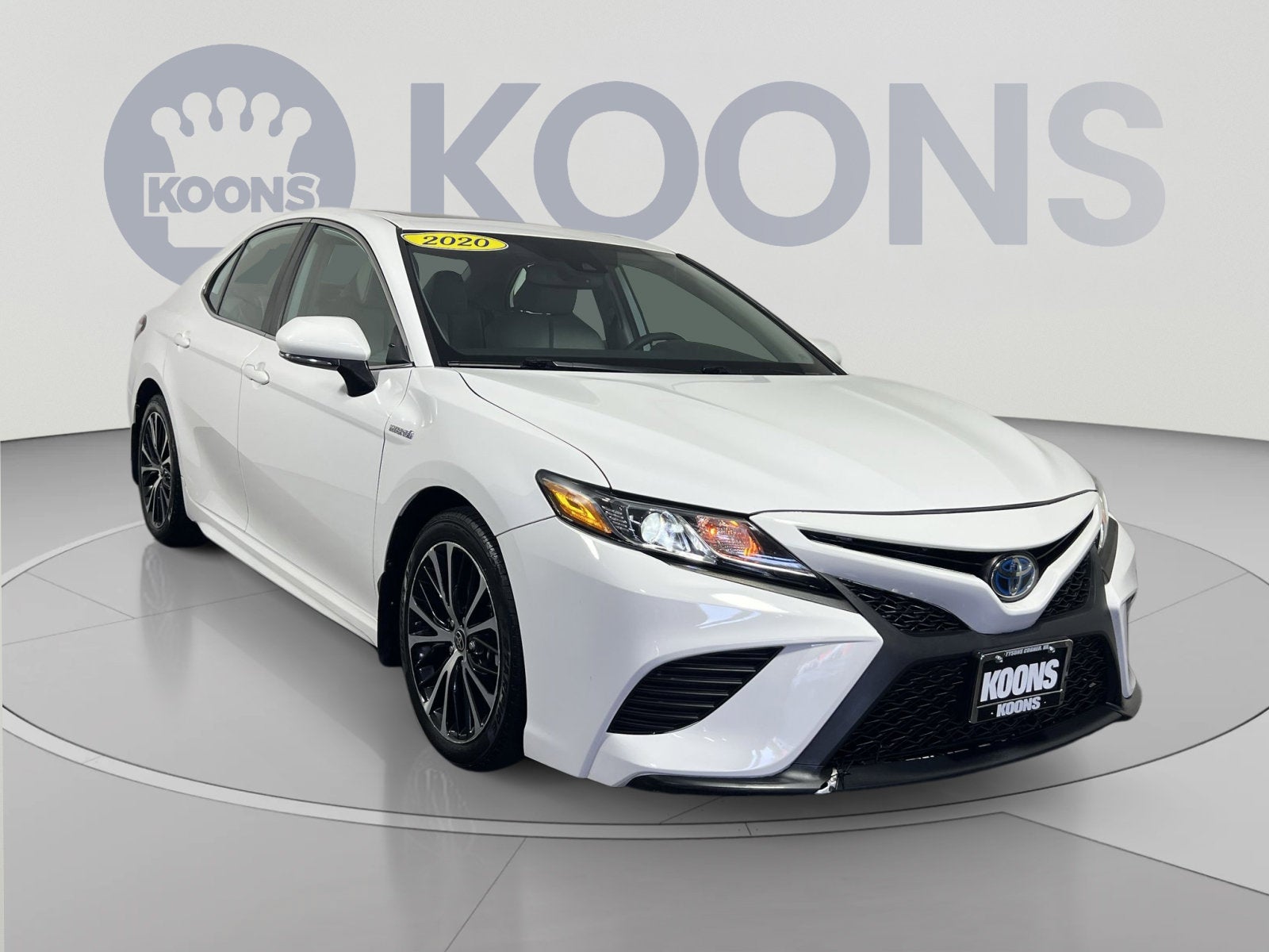 2020 Toyota Camry Hybrid SE