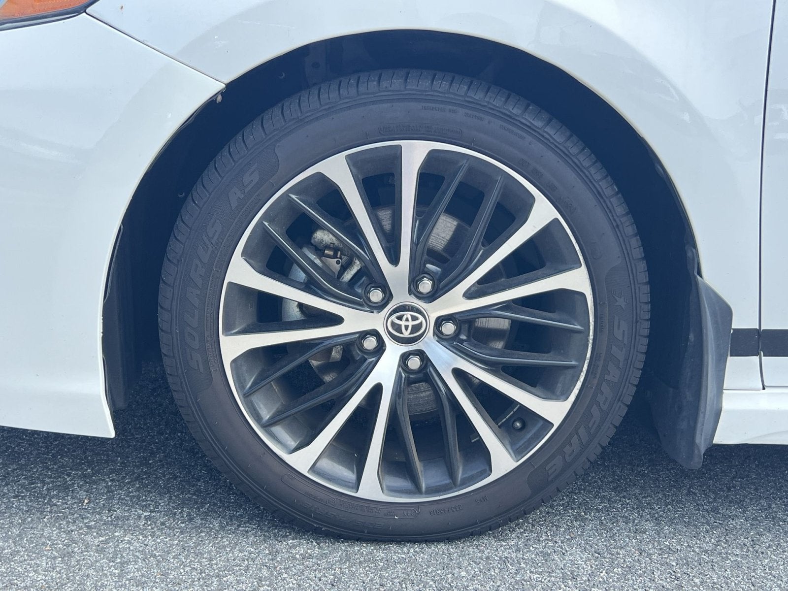 2020 Toyota Camry Hybrid SE