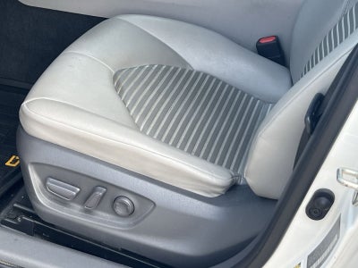 2020 Toyota Camry Hybrid SE