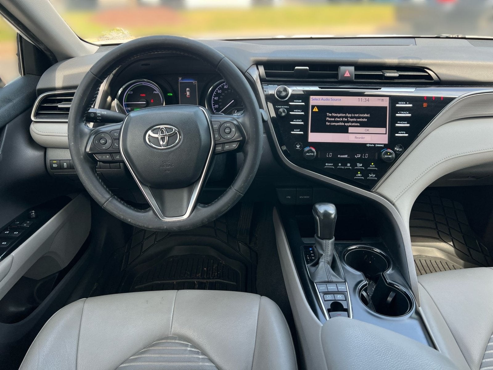 2020 Toyota Camry Hybrid SE