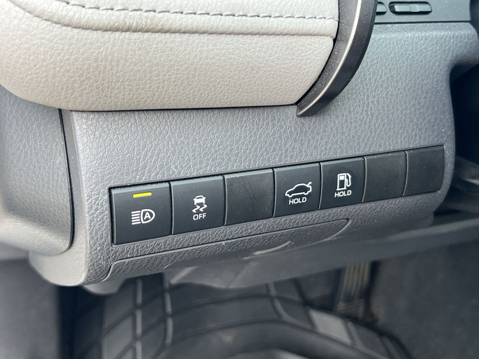 2020 Toyota Camry Hybrid SE
