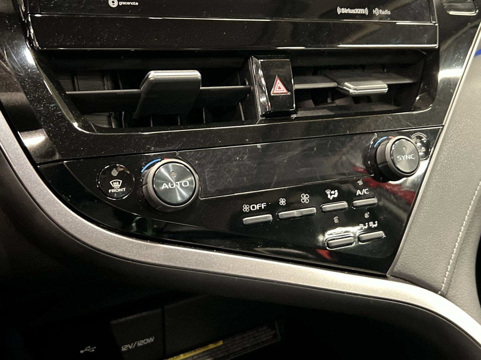 2021 Toyota Camry Hybrid XSE