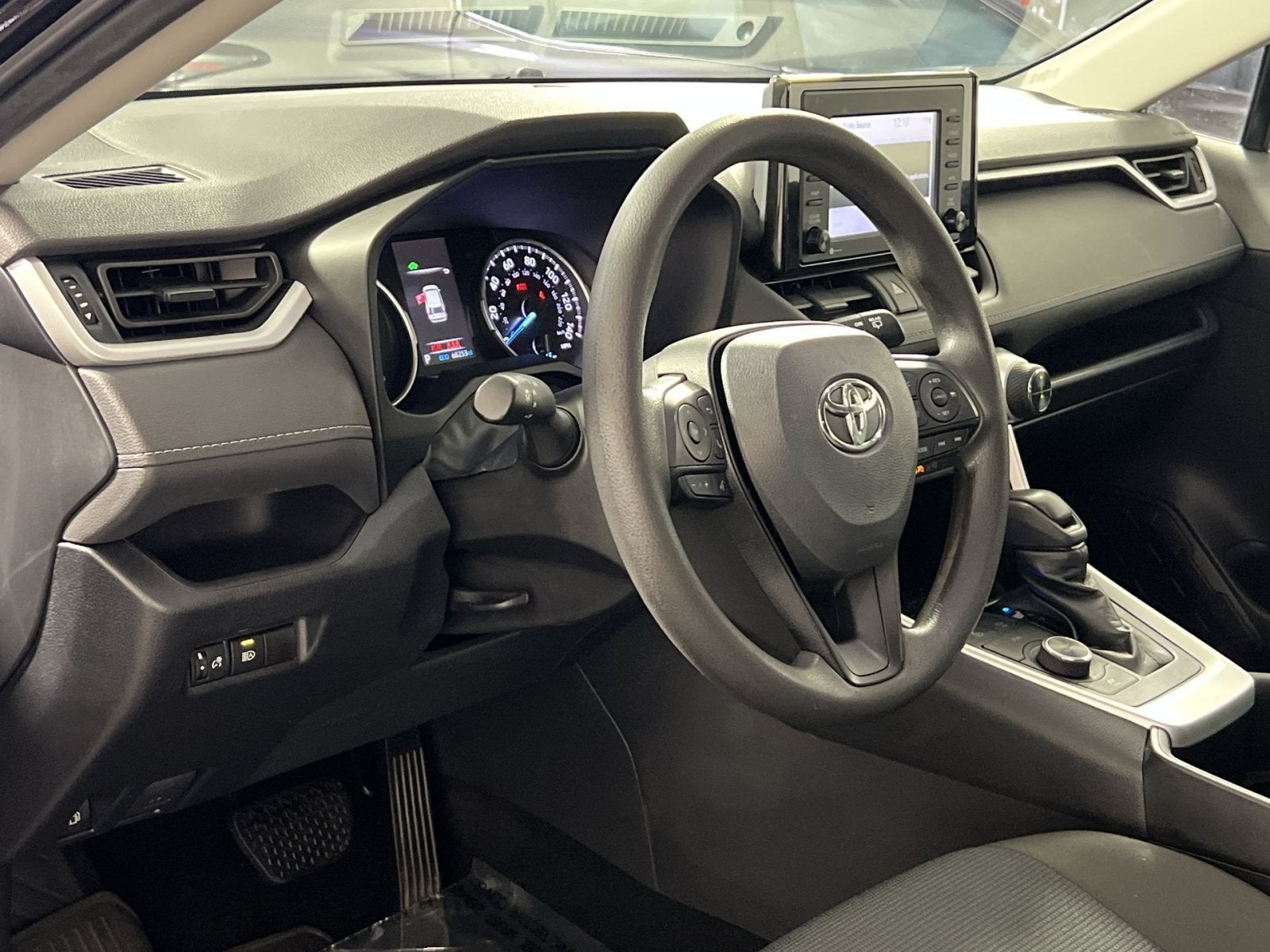 2022 Toyota RAV4 Hybrid LE