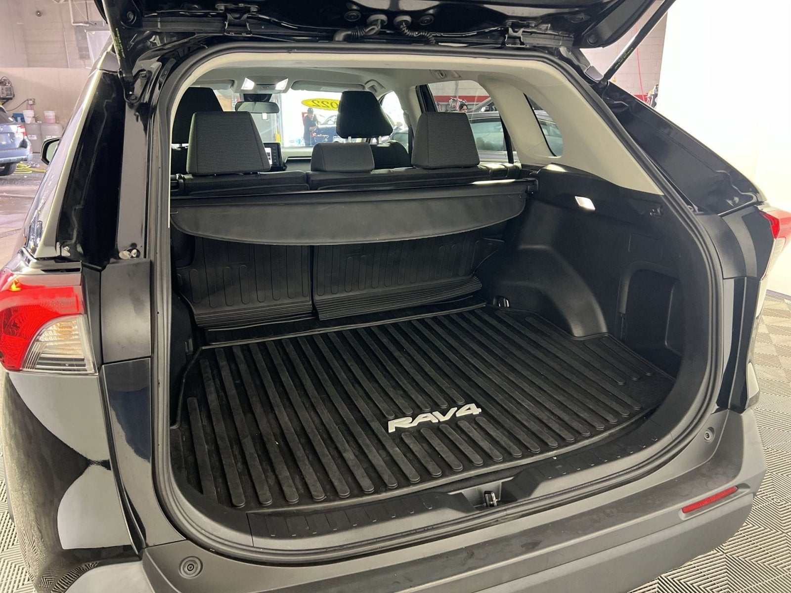 2022 Toyota RAV4 Hybrid LE